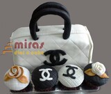 CD Vanity Bag Birthday Cake  with 4 Cupcakes