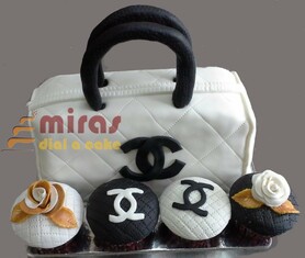 CD Vanity Bag Birthday Cake  with 4 Cupcakes