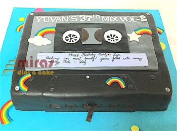 Musical Cassette Cake 1 kg