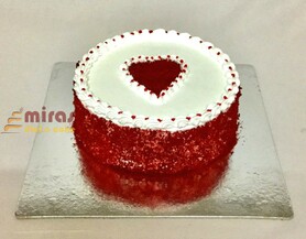 Heart in Red velvet Cake- 1 Kg