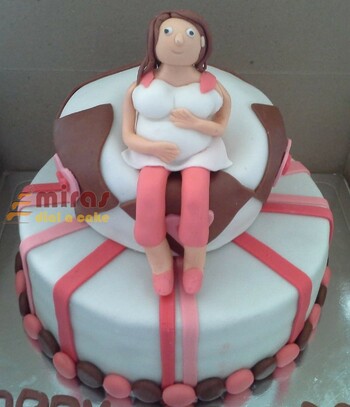 Baby Shower Cake-The Lady